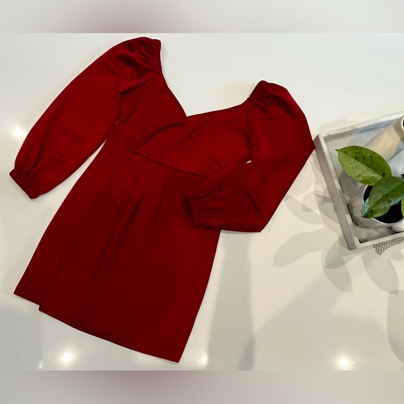 Red dress - Picture 2 of 5